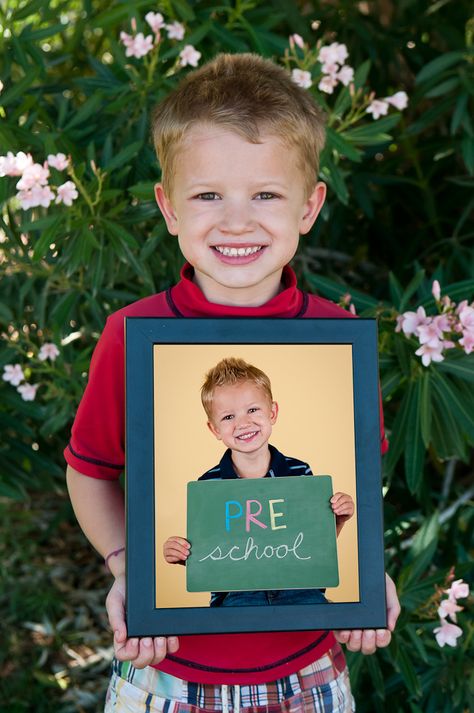 First Day Of School Pictures, First Day Jitters, Back To School Pictures, School Picture, First Year Photos, School Photo, New Classroom, 1st Day Of School, Childhood Photos