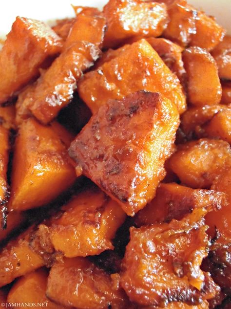 Candied Sweet Potato Recipes, Candied Sweet Potato, Roasted Yams, Sweet Potato Side Dish, Sweet Potato Sides, Sweet Potato Cinnamon, Candied Sweet Potatoes, Yummy Sweet Potatoes, Potato Bake