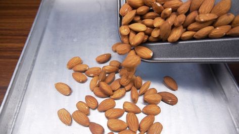 Raw Almonds Recipes, How To Roast, Raw Almonds, Almond Recipes, Sriracha, Appetizer Snacks, Vitamins And Minerals, The Oven, Dog Food Recipes