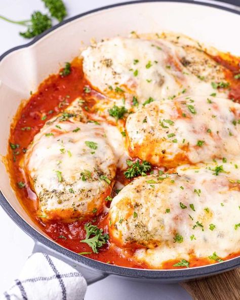 Clean Chicken Parmesan Recipe, Clean Food Crush Chicken Parmesan, Health Chicken Parmesan, Clean Food Crush Soup Recipes, Healthier Chicken Parmesan, Clean Food Crush Chicken Recipes, Macro Friendly Chicken Parmesan, Non Breaded Chicken Parmesan, Light Chicken Parmesan Recipe