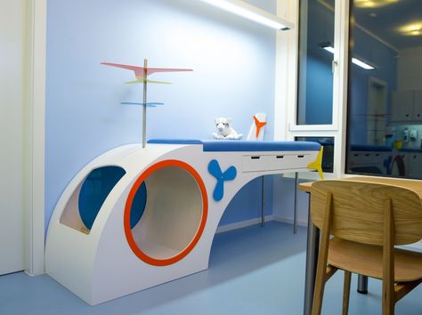 Pedia Clinic Interior Design, Pediatric Office Decor, Children Hospital Design, Pediatrician Office, Children's Clinic, Interior Architects, Cabinet Medical, Hospital Interior, Clinic Interior Design