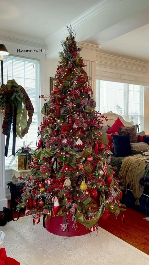 Donna • Haverstraw Hill’s Instagram video: “The Grammy Pod Christmas Tree is from @nearlynaturalfloral It’s realistic branches give the look of a real tree! I have a link in stories…” Luxury Christmas Tree, Holiday Room, Luxury Christmas, Real Tree, Magical Christmas, Holiday Inspiration, Scottie Dog, Holiday Tree, Christmas Design