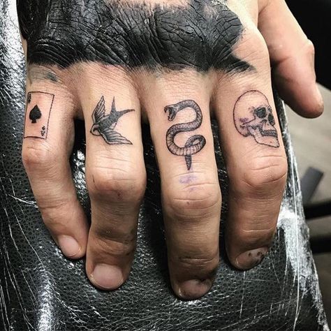 Knuckle Tattoos For Guys, Skull Finger Tattoos, Men Finger Tattoos, Hals Tattoo Mann, Cool Finger Tattoos, Herren Hand Tattoos, Middle Finger Tattoos, Small Finger Tattoos, Finger Tats