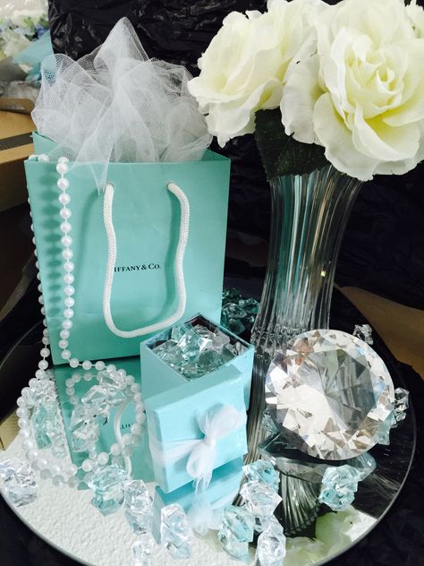 Tiffany Centerpieces Ideas, Tiffany Blue Centerpieces, Tiffany Birthday Party, Tiffany Birthday, White Floral Centerpieces, Sweet 16 Favors, Tiffany Theme, Prayer Breakfast, Tiffany Party