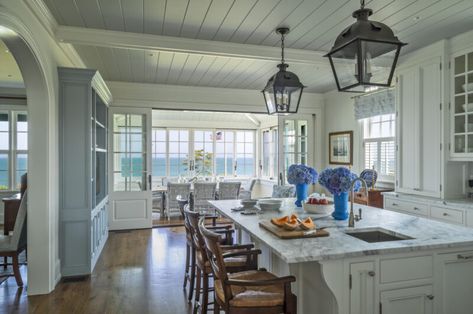 Nantucket Cottage Interiors, Nantucket Kitchen, Nantucket Style Homes Interior, Nantucket House, New England Cottage, Nantucket Style Homes, Nantucket Cottage, Nantucket Summer, Gambrel Style