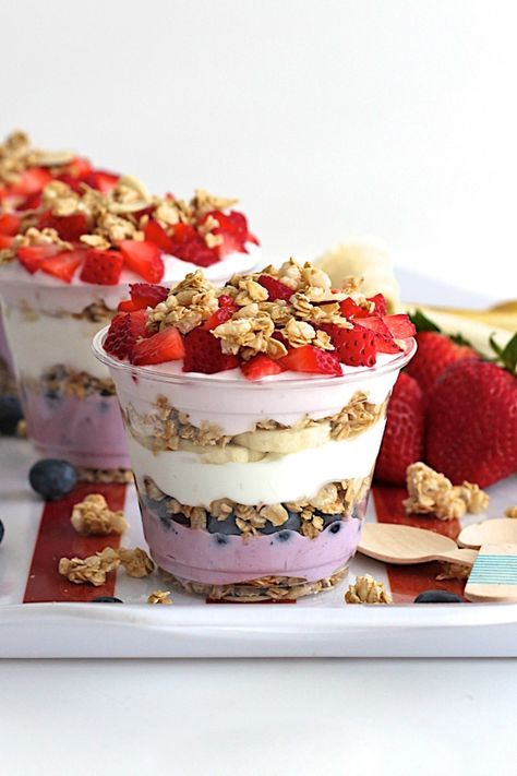 Patriotic Breakfast Parfaits Patriotic Breakfast, Donuts And Ice Cream, Yogurt Parfait Cups, Breakfast Parfait Recipes, Berry Yogurt Parfait, Healthy Yogurt Parfait, Breakfast Parfaits, Healthy Parfait, Fruit And Yogurt Parfait