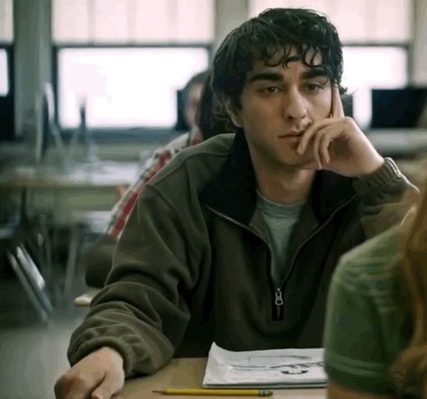 Alex Wolff in Hereditary. Alex Wolff Gif, Alex Wolff Hereditary, Peter Graham Hereditary, Peter Hereditary, A24 Movies, Peter Graham, Alex Wolff, Twist Of Fate, Sci Fi Horror