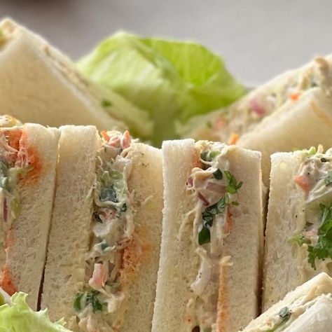 Chicken Mayo Sandwich Recipe, Veggies Sandwich, Chicken Mayo Sandwich, Sandwiches Ideas, Chicken Mayo, Kids Lunch Boxes, Mayo Sandwich, Chicken Sandwich Recipe, Veg Sandwich