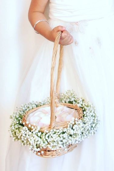 Flower Petal Basket Wedding, Flower Basket For Wedding, Flower Girl Flower Basket, Basket For Flower Girls Weddings, Wedding Flower Basket Ideas, Flowergirl Bouquets, Flower Girls Bouquets, Flower Girl Basket Ideas, Flower Girl Flowers