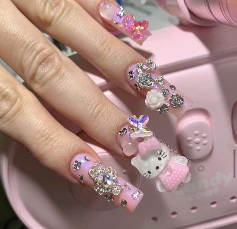 hello kitty nails Mummy Nails, Nails Hello Kitty, 16 Nails, Charm Nails, Kitty Nail, Junk Nails, November Nails, October Nails, White Acrylic Nails