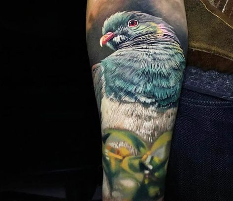 Tattoo photo - Pigeon tattoo by Steve Butcher Steve Butcher Tattoo, Pigeon Tattoo, Wood Pigeon, Body Art Photography, Rockabilly Hair, Realistic Tattoo, World Tattoo, Large Tattoos, Memorial Tattoos