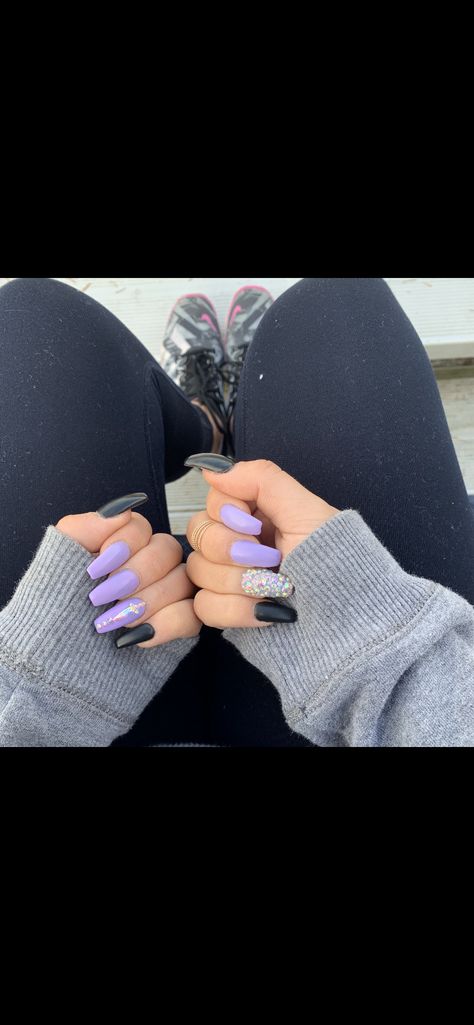 Prom Nails Black And Purple, Pastel Purple And Black Nails, Lavender Acrylic Nails Design, Purple Black White Nails, Lavender Black Nails, Light Purple And Black Nails, Purple And Black Acrylic Nails, Black And Lilac Nails, Matte Lavender Nails