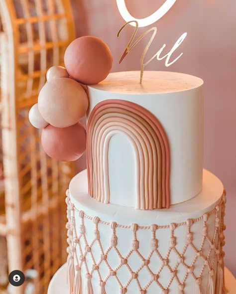 First Birthday Babygirl Ideas, Boho Birthday Cake Girl, Rainbow Boho Baby Shower Ideas, Boho Rainbow Baby Shower Cake, Boho Rainbow Birthday Cake, Boho Rainbow Baby Shower Ideas, Rainbow Baby Shower Cake, Boho Birthday Cake, Rainbow Baby Birthday