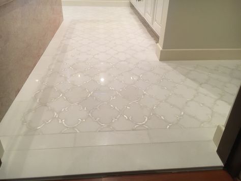 White marble with mother of pearl detail bathroom floor Bathroom Flip, Marble Bathroom Designs, Tile Floor Living Room, White Marble Bathrooms, Bathroom Decor Themes, White Marble Floor, Tub Bathroom, Inlay Design, Farmhouse Remodel