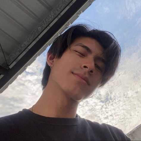 White And Asian Mixed Guys, Half Korean Half White, Dp Aesthetic, Western Port, Filipino Guys, Mixed Guys, Half Filipino, Brp Port, Loving Him Was Red