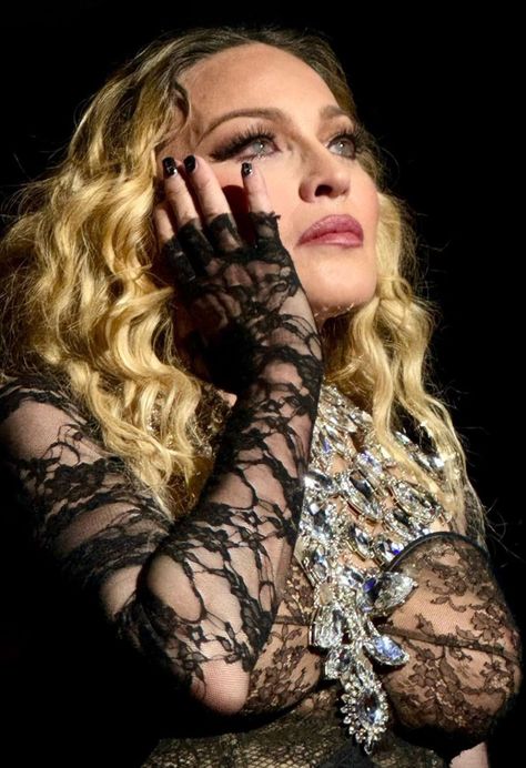 Madonna The Celebration Tour Madonna Tour, Madonna Pictures, 1000 Faces, Divas Pop, Madonna Photos, Character Aesthetic, Madonna, Most Beautiful, Celebrities