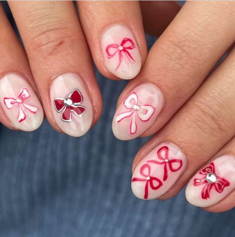 Cute Christmas Nails With Bows, Crazy Christmas Nails, Nails 2025, Disney Christmas Nails, Preppy Nails, Freestyle Nails, Nail Hacks, Bow Nail Art, Acrylic Ideas