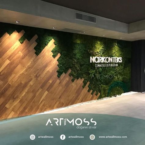 Moss design Business Entryway Ideas, Pizza Fusion, Suite Room Hotel, Moss Design, Small Restaurant Design, Botanical Interior, Spa Interior Design, Rustic Backdrop, Spa Interior