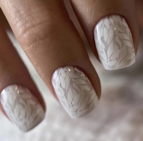 Nails Moon, Moon Manicure, Bridal Nail Art, Stamping Nail Art, Trendy Nail Design, Nail Designs Glitter, Manicures Designs, Neutral Nails, Nail Art Galleries