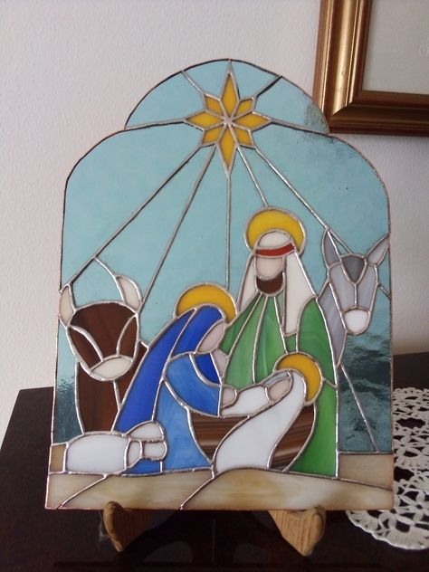 Stained Glass Nativity Scene, Glass Nativity Scene, Stained Glass Nativity, Christmas Mosaics, Roi Mage, Stained Glass Christmas, Stained Glass Designs, Stained Glass Panels, Stained Glass Projects