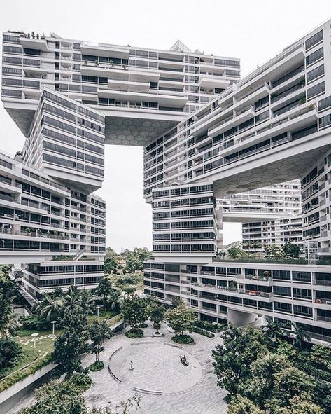 Singapore Architecture, Architecture Cool, Contemporary Building, Contemporary Exterior, Casa Patio, Contemporary Cottage, Interesting Buildings, Social Housing, Contemporary Farmhouse