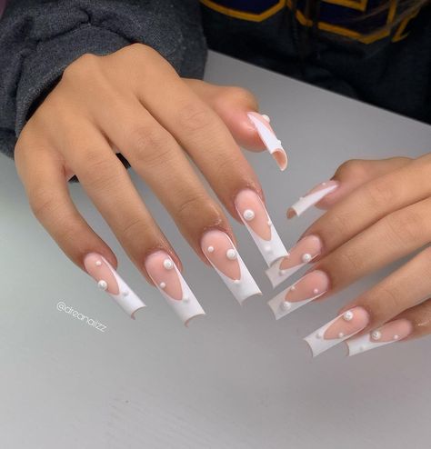 White Heart Nails, Fan Nails, Golden Nails, Red Valentine, Romantic Nails, White Acrylic Nails, Long Acrylic, Nails 2024, Nails Long