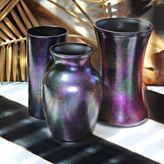 Unicorn Spit Stain, Unicorn Spit, Painted Glass Vases, Alcohol Ink Crafts, Tanah Liat, Black Spray Paint, Altered Bottles, Glass Bottle Crafts, Oil Slick