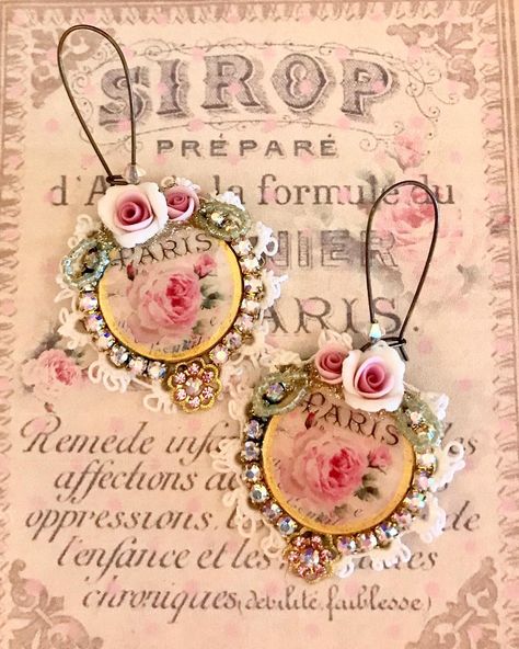 Shabby Chic Jewelry, Antique Roses, Chic Jewelry, Jewelry Inspo, Etsy Handmade, Boho Earrings, Handmade Earrings, Pink Roses, Jewelry Crafts