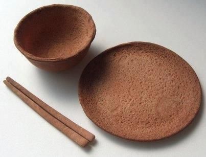 A company in Taiwan makes dinnerware out of wheat, so you can eat your plate. Emergency Rations, Palm Leaf Plates, Leaf Bowls, Leaf Plates, Edible Food, Disposable Plates, Tableware Collection, Square Plates, Design Milk