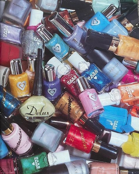 9 ‘90s Make-Up Heroes We All Had And The One That’s Finally Coming Back | Grazia 90s Teen Magazine, Mac Nail Polish, Makeup 90s, Hair Mascara, Clear Mascara, Nail Polish Bottle, Hard Candy Makeup, Candy Makeup, 90s Teen