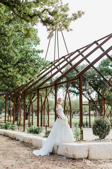 Outdoor Wedding Chapel Ideas, Outdoor Wedding Chapel, Mormon Prom, Wedding Chapel Ideas, Garden Chapel, Greenhouse Venue, Open Air Chapel, Wedding Pavilion, Glass Chapel