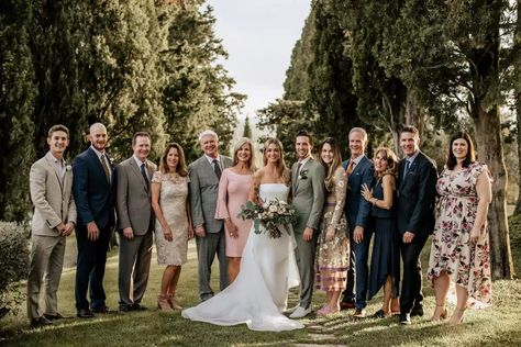 Family Wedding Pictures, Wedding Group Photos, Wedding Photo List, Family Wedding Photos, Wedding Portrait Poses, Wedding Shoots, Wedding Picture Poses, Shot List, Wedding Pic