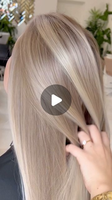 150K views · 8.6K likes | 🇬🇧 BLONDES | BALAYAGE LOVER | INTERNATIONAL EDUCATOR on Instagram: "OLD MONEY BLONDE ☁️  All these inspo names are cute but random and I’m not mad at them 🤪  Looooved filming this transformation for @theblondingbible members! 📲  @redken for gloss ✨ @epresbeautyuk for bonding 🔗 @foilmefoils.uk.ireland for foils ⚡️  @mastersofbalayage @behindthechair_com  . . . . . . . . #redken #blonde #balayage #blondebalayage #epres #framar #rootshadow #blondehair   #shadeseq #babylights #moneypiece #redkenblonde #hairgoals #hairinspo #blondme #balayageombre #foilmebrandpartner #behindthechair #hairtutorial #ukhair #hairbytialambourn #redkenbrandpartner #epresbrandpartner" Icelandic Blonde Hair, Ashy Blonde With Money Piece, Old Money Blonde Balayage, Heavy Money Piece Hair, Blonde With Lowlights And Highlights, Lowlights For Blondes, Old Money Blonde Hair, Creamy Blonde Balayage, Money Blonde