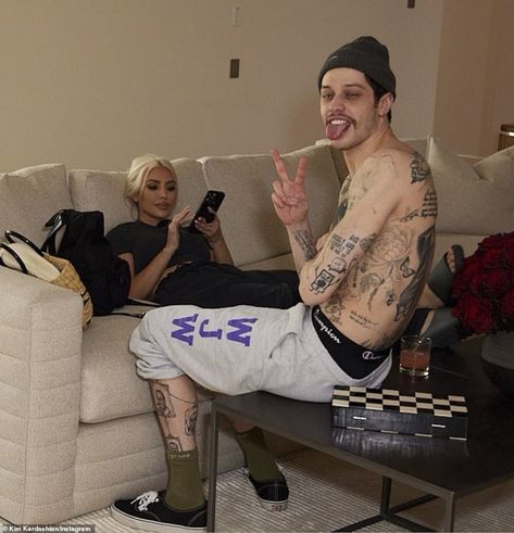 Kim Kardashian And Pete Davidson, Pete Davidson, Kim K, Kardashian Jenner, Celebrity Couples, Reality Tv, Kim Kardashian, Kylie Jenner, Date Night Outfit