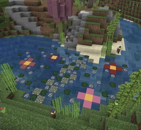 Minecraft Stepping Stones Pond, Fairy Minecraft Builds House, Minecraft Fairy Cottage Ideas, Fairy Aesthetic Minecraft Builds, Stepping Stones Minecraft, Cute Minecraft Decorations Outside, Minecraft Fairy Aesthetic, Minecraft Sun And Moon Build, Minecraft Fairy Ideas