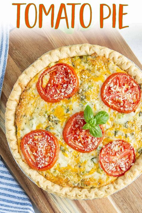 This savory tomato pie is layered with fresh sliced tomatoes, topped with a cheesy herb mayonnaise mixture and baked to perfection. Serving up a slice is southern hospitality at its finest! Pasta Recipes Tomato, Soup Recipes Tomato, Tomatoes Soup, Pasta Sauce Recipes Tomato, Southern Tomato Pie, Tomato Pie Recipe, Pasta Tomato, Veggie Pies, Soup Tomato