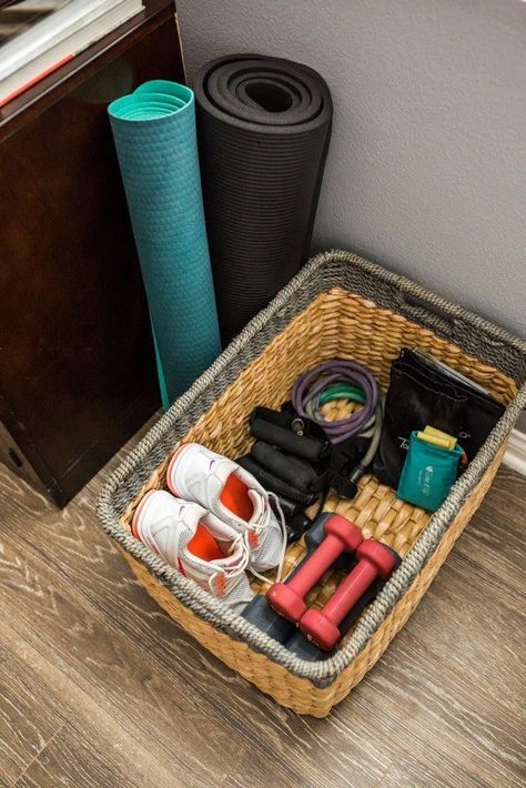 Workout Room Home, Gym Room At Home, Workout Space, Gym Room, Workout Rooms, At Home Gym, Cleaning Organizing, Workout Gear, Home Gym