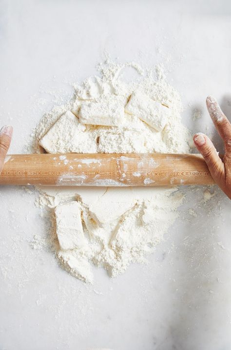 This is our be-all, end-all recipe for perfect, ultraflaky galette (or pie!) crust every time, no equipment needed. Pastry Dough Recipe, Galette Recipe, Bartlett Pears, Fresh Spices, Fall Fruits, Fruit Filling, Kampot, Flaky Pastry, Crushed Red Pepper