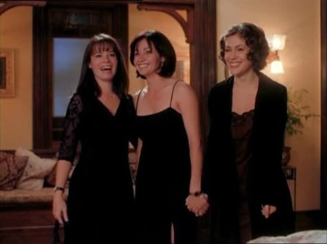 Charmed Piper Charmed, The Power Of Three, Power Of Three, Charmed Tv Show, Magic Woman, 600 Followers, Charmed Tv, Holly Marie Combs, Charmed Sisters