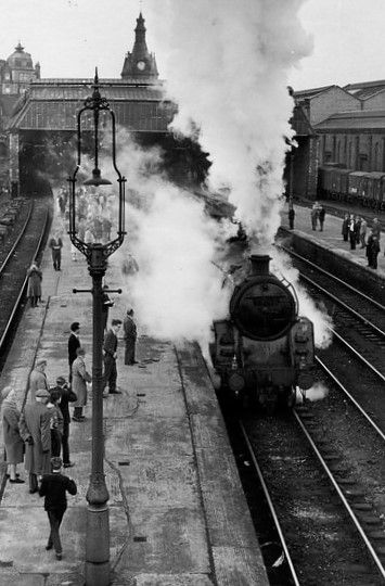 Tour Scotland Photographs: Old Photograph Railway Station Dundee Scotland Dundee Waterfront, Scotland Photos, Dundee City, Dundee Scotland, Tour Scotland, Vintage Scotland, Scottish People, Scottish History, Scotland Tours