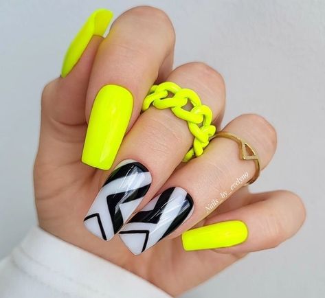 25 Neon (Bright) Nail Design Ideas - Cool Summer Nails, Fresh Manicure, Summer Nails Ideas, Bright Nail Designs, Neon Summer, Neon Nail Designs, Summer Nail Ideas, Pink Nail Art, Bright Nails