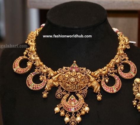 22 carat antique  chandbali elephant and peacock necklace adorned with kundans and pearl drops . This beautiful necklace is from Kalasha fine jewels. Necklace 30 Grams, Chandbali Necklace, Kundan Chandbali, Heavy Necklace, Long Haram, Peacock Necklace, Pink Necklace, Fine Jewels, Beautiful Necklace