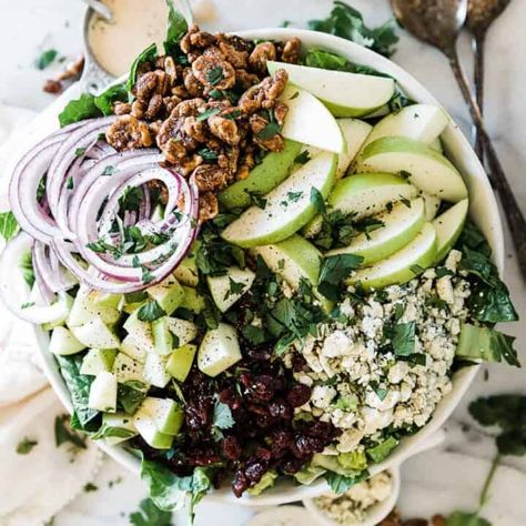 Apple Gorgonzola Salad Recipe, Apple Gorgonzola Salad, Gorgonzola Cheese Recipes, Pear Gorgonzola Salad, Gorgonzola Recipes, Gorgonzola Salad, Candied Pecans Recipe, Glazed Pecans, Antipasto Salad