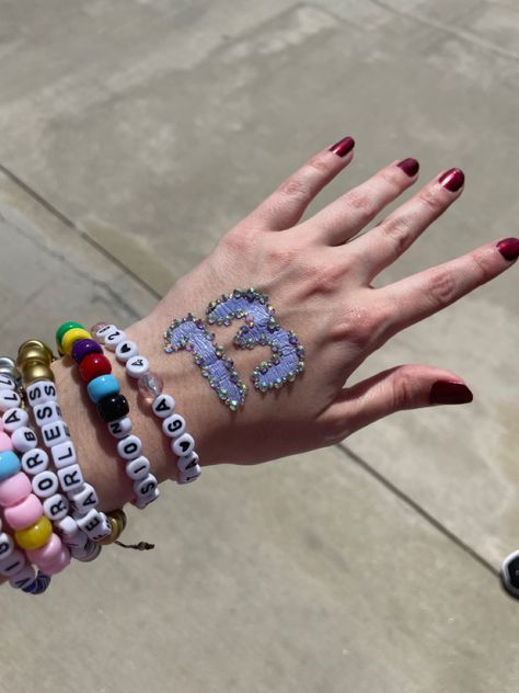 13 Hand Taylor Swift Purple, 13 Taylor Swift Bracelet, Eras Tour 13 Hand, Taylor Swift 13 Hand, Swift Bracelet, Eras Tour Taylor Swift, Eras Tour Taylor, Tour Outfits, Kandi Bracelets