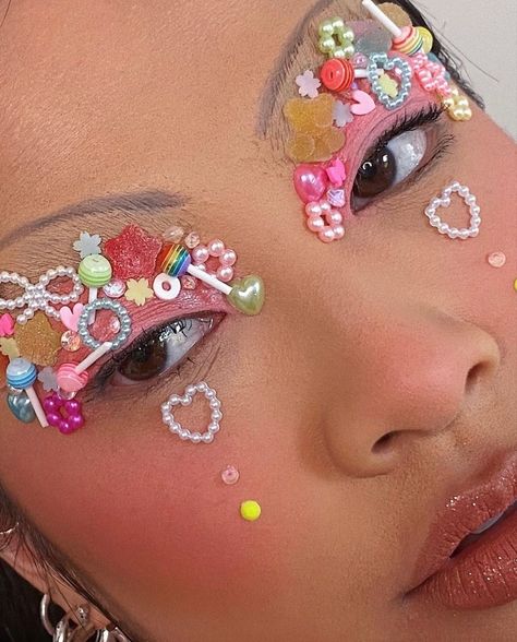 Funky Makeup, Concert Makeup, Makeup Fails, Cool Makeup Looks, Make Up Inspo, Creative Makeup Looks, Eye Makeup Art, Make Mistakes, Makeup Obsession