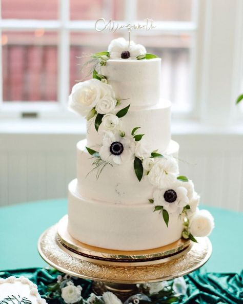 Wedding Cake With White Flowers, Cake With White Flowers, Emerald Wedding Cake, Wedding Cake Emerald Green, Anemone Wedding, Theme Photography, Emerald Green And Gold, Oklahoma Wedding, Wedding Vision Board