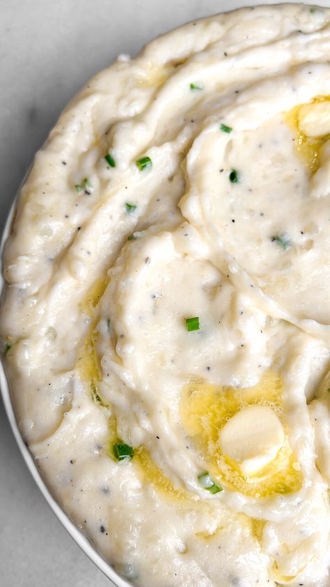 Cheesy Boursin Mashed Potatoes - Bad Batch Baking Boursin Cheese Mashed Potatoes, Whipped Potatoes Recipe, Whipped Mashed Potatoes, Boursin Mashed Potatoes, Batch Baking, Classic Mashed Potatoes, Cheese Mashed Potatoes, Whipped Potatoes, Best Mashed Potatoes