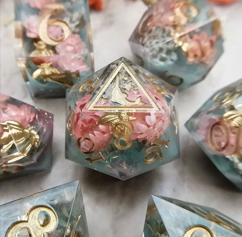 Diy Resin Dice, Cool Dnd Dice, Dnd Crafts, Dnd Dragons, Dungeons And Dragons Dice, My Favourite Things, Dnd Dice, D&d Dungeons And Dragons, Dungeons And Dragons Homebrew