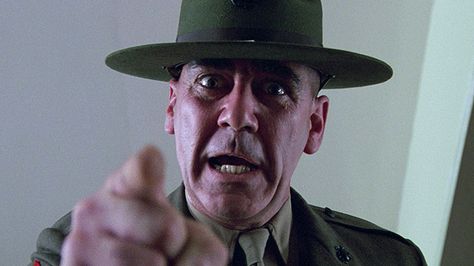 I just changed my profile image to one of Gunnery Sergeant Hartman and after doing that I thought it would be interesting to tell the story behind arguably the best scene in this classic Kubrick wa… Full Metal Jacket Quotes, R Lee Ermey, Marine Corps Humor, Man In Uniform, Gunnery Sergeant, Drill Instructor, A 10 Warthog, Gta 4, Metal Jacket