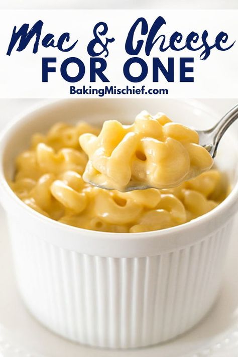 Single Serve Mac And Cheese Recipe, Homeade Mac And Cheese, Mac And Cheese For One, Mac And Cheese Mug, Mac And Cheese Microwave, Best Mac And Cheese Recipe Easy, Recipe For Mac And Cheese, Baking Mischief, Quick Mac And Cheese